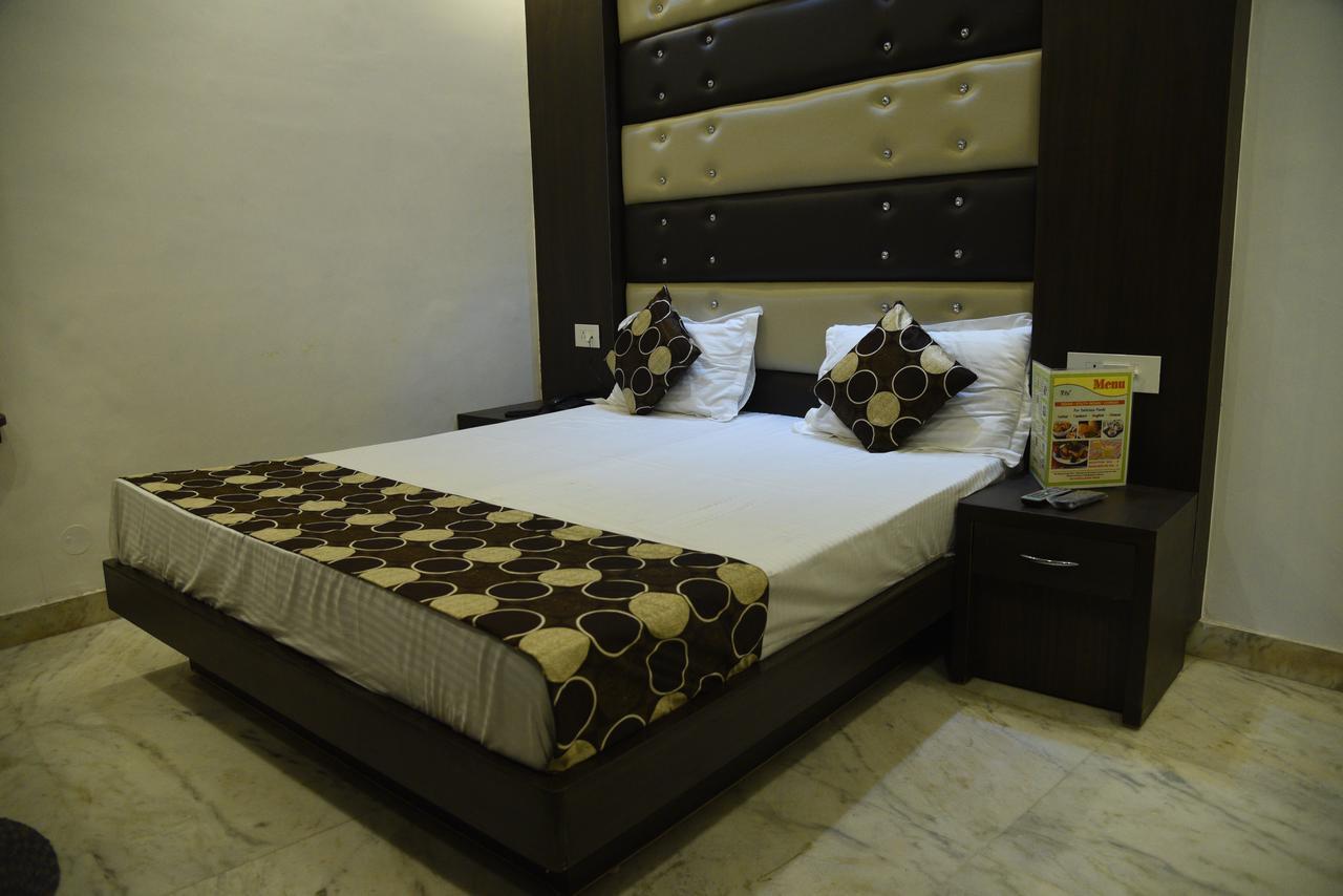 Heritage Inn Нью-Дели Экстерьер фото